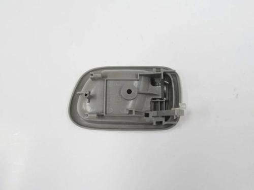 1999-2000 Toyota Corolla Ae111 Ön Kapı İç Açma Kolu Sol (Açık Gri)  (Adet) (Oem No:6920612160)