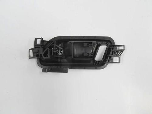 Volkswagen Amarok- 11/16; Ön Kapı İç Açma Kolu Sağ Siyah (Elceği Gümüş Gri) (Hushan) (Oem No: 2H0837