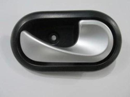 2003-2009 Renault Megane Iı Ön Kapı İç Açma Kolu Sağ Siyah (Elceği Gümüş Gri)  (Adet) (Oem No:820017