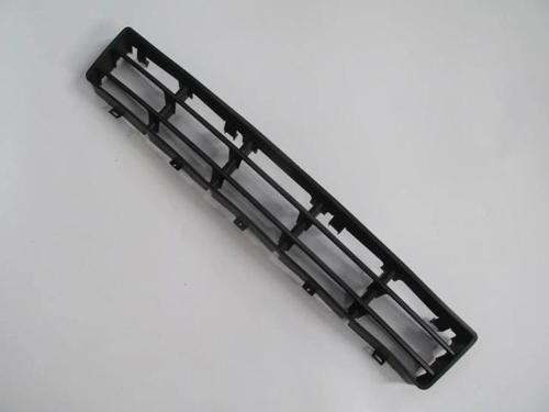 1998-2004 Volkswagen Golf 4 Ön Tampon Panjuru Orta Siyah (Bfn) (Adet) (Oem No:1J0853677Db41)