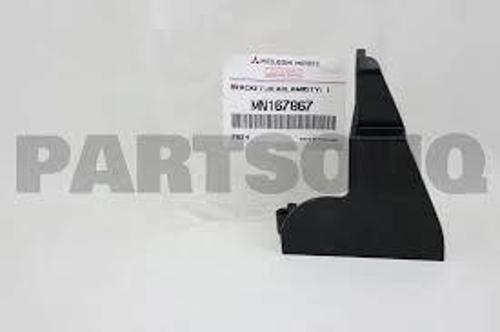 Tampon Bağlantı Braketi L200 Ön 06-14 Far Altı Sol (Oem No: Mn167867)