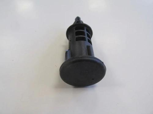 Renault Talısman- 16/20; Arka Tampon Bagaj Kilit Klipsi (Oem No: 8200401454)