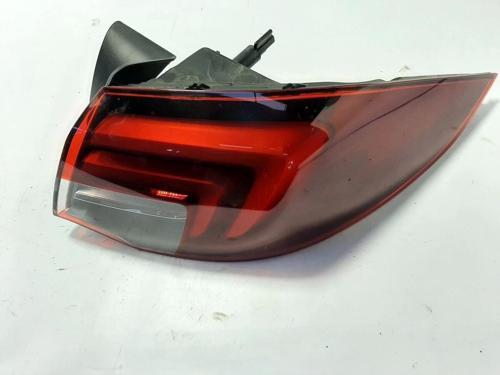 Opel İnsignia B 2018- Stop Lambası Dış Sağ Ledlı (Oem No:39125836)