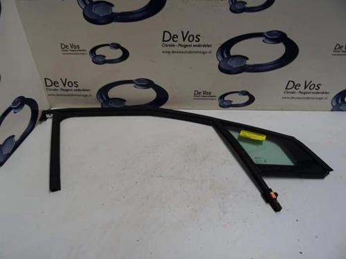 Ön Kapı Cam Fıtılı + Kelebek Camı Sağ C3 Psa Peugeot 97-00 (Oem No: Yq00015680)