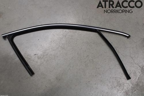 Kapı Üst Çıtası Ön Sağ Krom Vw Passat Bm 13- (Oem No: 3G0837644A)