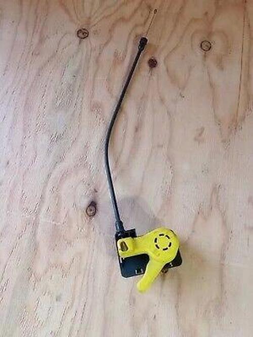 Ford Focus 2012  Kaput Açma Kolu  (Oem No:Bm5116A770Ac)