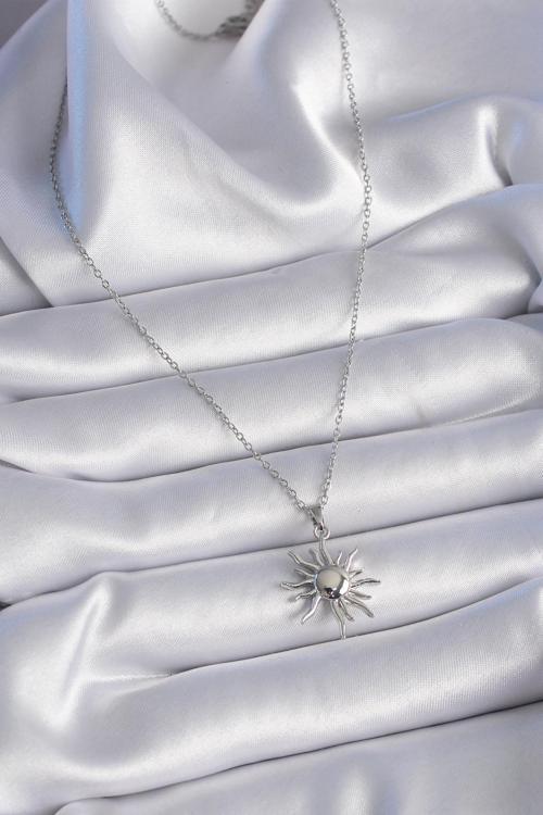 Zarif Kadın için Silver Çelik Zincir Güneş Stil Kolye