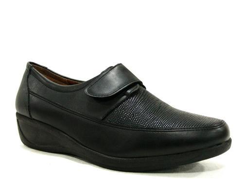 Siyah Cırtlı 5 Nokta Ortopedik Bayan Ayakkabı