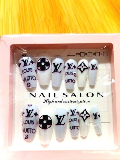 Lüks  Figürlü  Takma Tırnak
