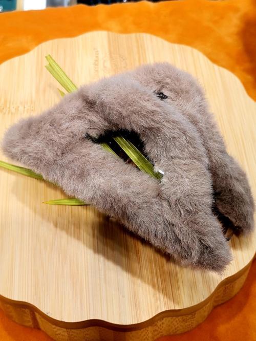 Lüks Figürlü Açık Kahve Peluş Mandal Toka