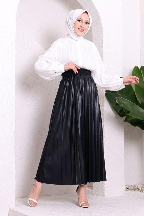 Siyah Piliseli Deri Görünümlü Etek