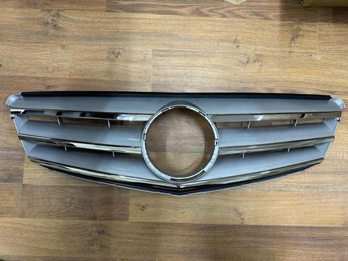 Mercedes W204 Krom Çıtalı Gri Panjur 2008-2014 2048800023