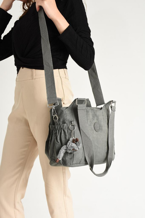 Günlük Kullanıma Uygun Kadın Omuz Çantası Çapraz Askılı Postacı Çanta Hafif Klinkır Kumaş 23*30 Cm