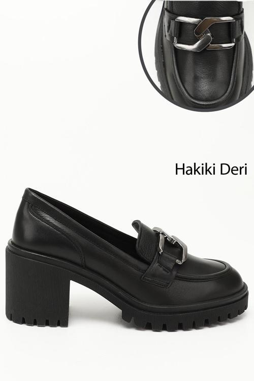 Kadın Siyah Tokalı Orta Kalın Topuklu Hakiki Deri Ayakkabı