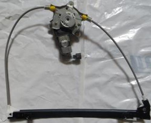 Renault Clio 2 Sd 98/01 Ön Cam Kri̇kosu Sağ Elektri̇kli̇/motorlu (Hushan) 