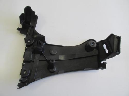 Renault Kangoo 4 14/21 Arka Tampon İç Bağlantı Braketi̇ Sağ Plasti̇k 