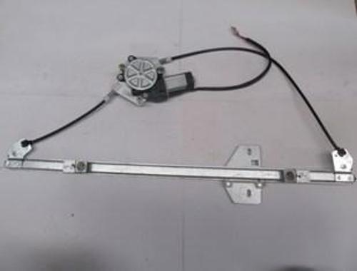 Renault Master 1 97/03 Ön Cam Kri̇kosu Sol Elektri̇kli̇/motorlu 2 Fi̇şli̇ (Tw) 