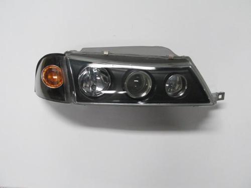 Daewoo Nexia 95/99 Far Lambası Sağ Manuel Si̇yah Mercekli̇/si̇nyalli̇ (Famella) 