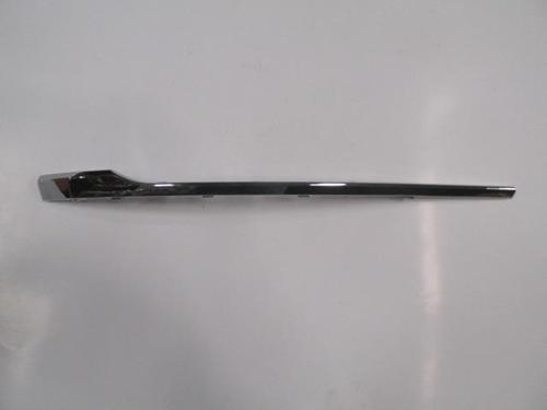 Volkswagen Passat B8 14/18 Ön Tampon Panjuru Yan Çıtası Sağ Ni̇kelajlı (Tw) 