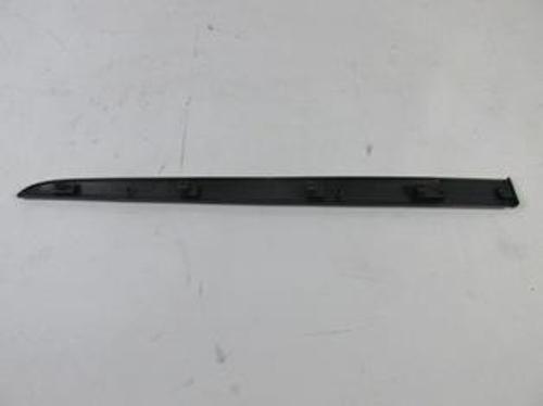 Renault Clio 3 Grand Tour 09/12 Arka Kapı Bandı Sağ Si̇yah 