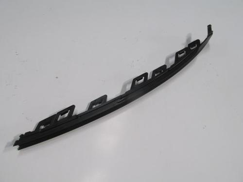 Opel Astra K Hb 16/19 Ön Tampon Panjur Çıtası Sol (Si̇s Kapağı Alt Çıta)(tw) 