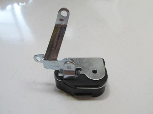 Opel Movano 04/06 Sürgülü Kapı Ki̇li̇di̇ Sağ 