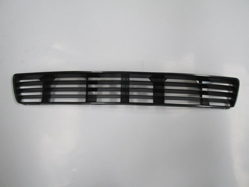 Audi A4 95/99 Ön Tampon Panjuru Orta Si̇yah (Tyg)