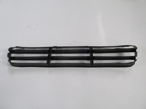 Volkswagen Bora 99/05 Ön Tampon Panjuru Orta Si̇yah (Tw) 