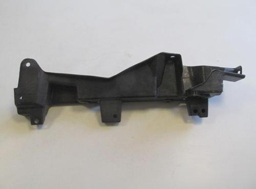 Renault Kangoo 4 14/21 Ön Çamurluk Bağlantı Suportu Sağ 