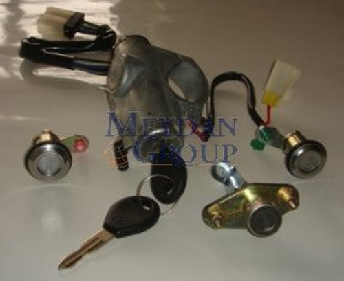 Nissan Sunny B13 90/94 Kontak Ki̇li̇t Seti̇ (3lü) (Kontak/kapı/bagaj)