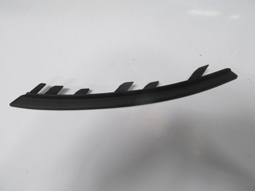Opel Corsa E 15/19 Ön Tampon Panjuru Çıtası Sağ (Si̇s Lamba Kapağı Alt Çıtası)(tw)
