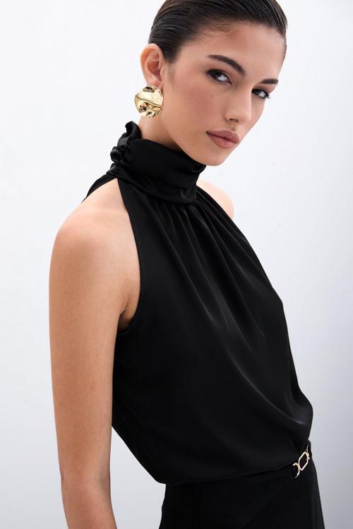Boğazlı Kolsuz Bluz - Düz Siyah