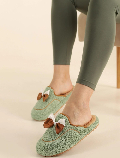 4118 Fiyonklu Kadın Günlük Ev Halı Misafir Terliği