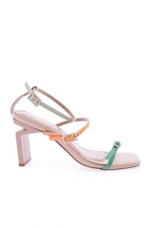 Kadın Küt Burun Bantlı Topuklu Sandalet Bej Renkli 21101152859