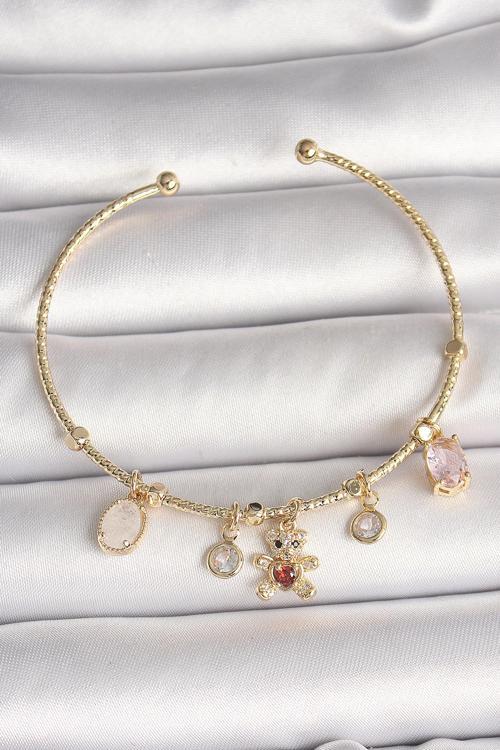 Pirinç Gold Renk Sallantı Zirkon Taşlı Ayıcık Figür Kırmızı Kalp Detay Charm Kadın Bileklik - TJ-BB6