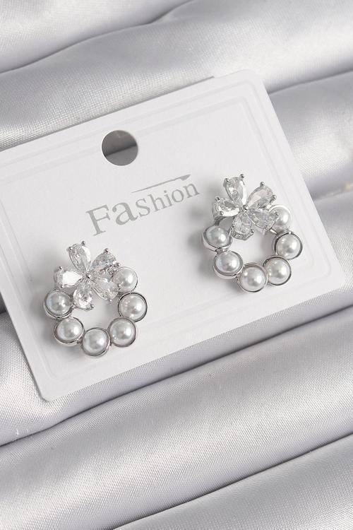 Pirinç Gümüş Renk İncili Halka Model Zirkon Taşlı Çiçek Detay Kadın Küpe - TJ-BKP9998