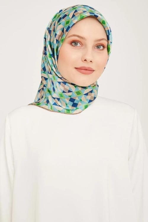 Özel Nostalji Serisi Sura Ipek Eşarp 9045-31