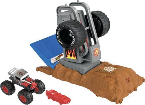 Monster Trucks Arenada Mücadeleye Başlangıç Setleri HNB87-HNB88