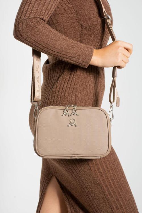 Çapraz Askılı Kadın Omuz Çantası 25*15 Cm Vegan Deri Mega Bag Postacı Çanta Suni Deri 