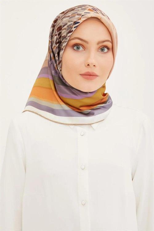 Nostalji Serisi Sura Ipek Eşarp 8934-31