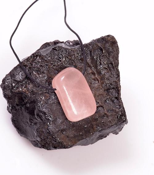 Delikli Pembe Kuvars Taşı - Küçük Boy