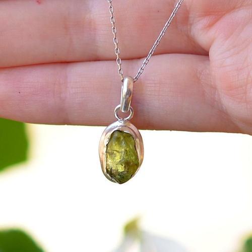 Ham Peridot Taşı Gümüş Kolye - Zebercet Taşı