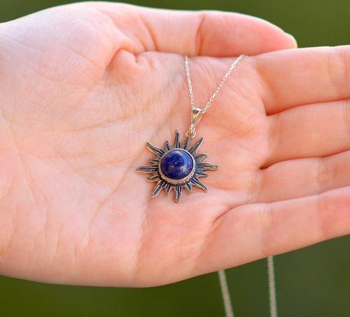 Lapis Lazuli Taşı Gümüş Kolye - Güneş Şeklinde Kolye