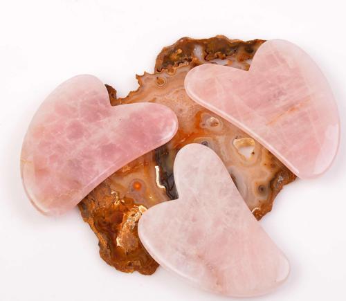 Pembe Kuvars Taşı Gua Sha Masaj Aleti (Kalp) - Açık Renkli