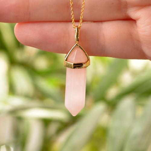 Pembe Kuvars Taşı Kazık Kolye - Altın Renkli