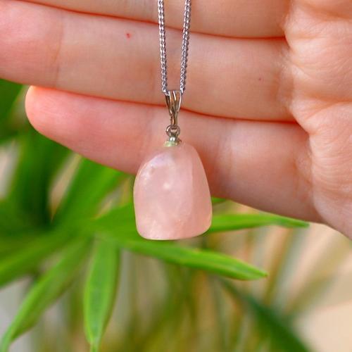 Pembe Kuvars Taşı Şekilsiz Kolye