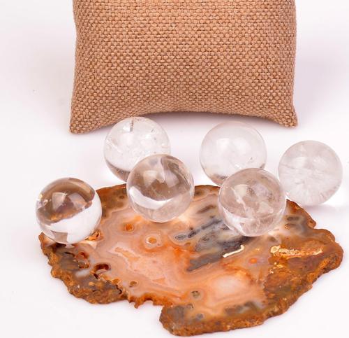 Küçük Boy Kristal Kuvars Taşı Küre