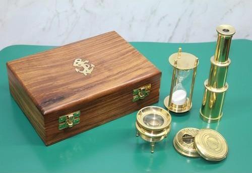 Büro Ev Ofis Hediyesi için Ahşap Kutulu Dürbün Kum Saati Büyüteç Pusula Seti