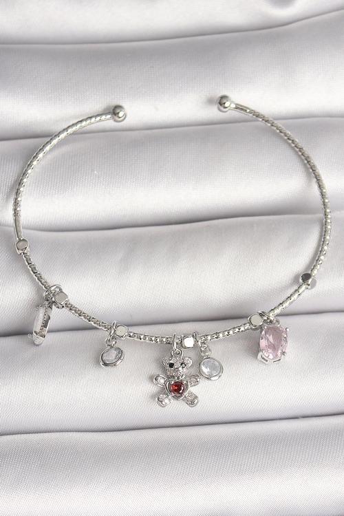 Pirinç Gümüş Renk Sallantı Zirkon Taşlı Ayıcık Figür Kırmızı Taş Detay Charm Kadın Bileklik - TJ-BB6912