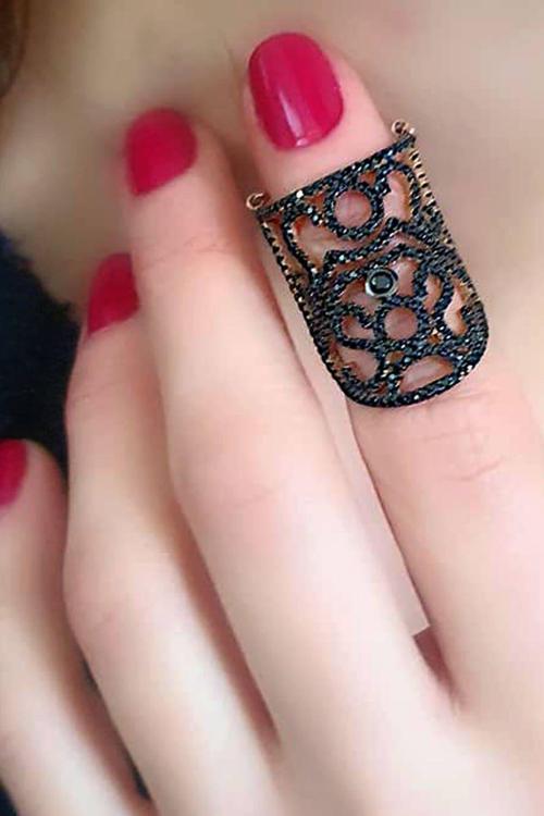 Siyah oniks taşlı gümüş rose eklem yüzük 